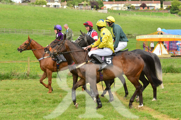 Fitzwilliam Hunt Point to Point . Racecourse images 071