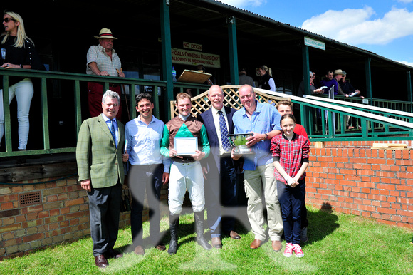 Meynell & South Staffs Point to Point at Garthorpe Presentations 360