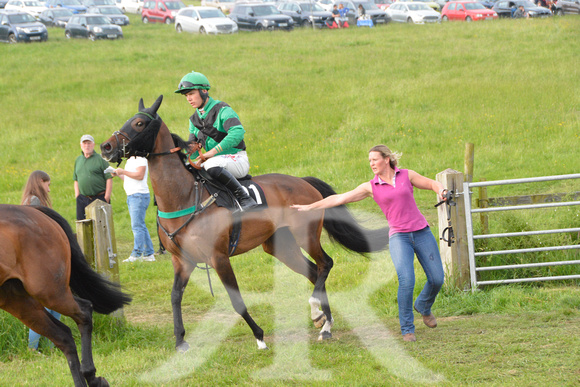 The woodland Pytchley Point to Point 2018 451