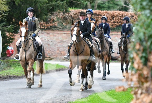 Cambridgeshire Drag Hounds at Marston Trussell 2024 010